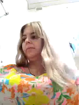 Snapshot of Lady_nice_cat chatting on February 2025 08:15:02 AM Lady nice cat online show from February 2025 08:15:02 AM