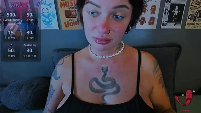 Snapshot of EllieOz chatting on June 2026 04:59:01 PM EllieOz online show from June 2026 04:59:01 PM