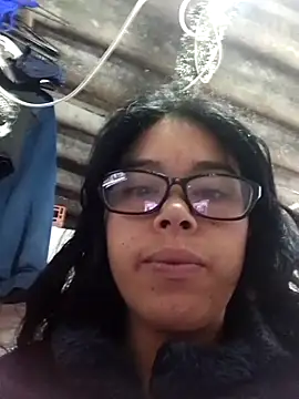 Snapshot of Angie-1998 chatting on November 2025 10:10:02 PM Angie-1998 online show from November 2025 10:10:02 PM