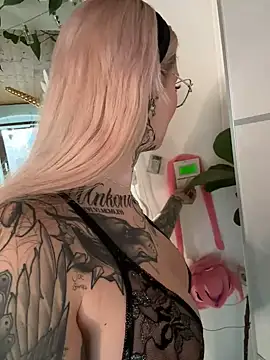 Stella-Kink online show from February 2025 04:04:01 PM