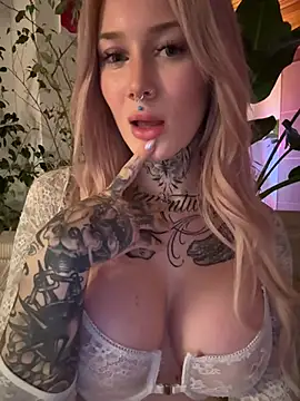 Stella-Kink online show from February 2025 10:40:02 AM