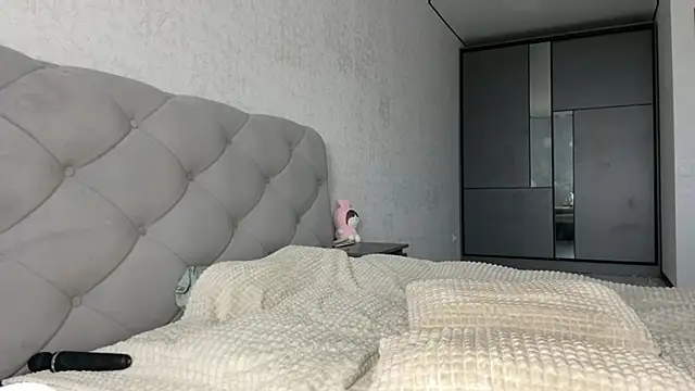 GracefulCharm online show from January 2025 10:29:02 AM