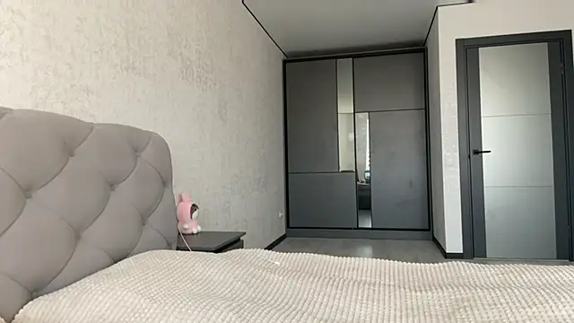 GracefulCharm online show from March 2025 05:49:02 AM