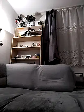 Snapshot of LauraBaby chatting on December 2025 04:44:01 PM LauraBaby online show from December 2025 04:44:01 PM