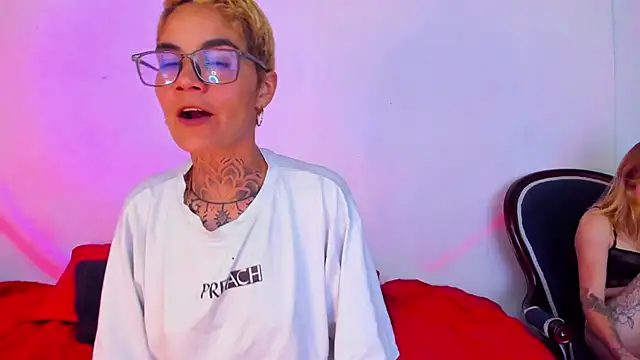 Snapshot of anaroman01 chatting on December 2024 11:54:01 PM anaroman01 online show from December 2024 11:54:01 PM