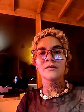 Snapshot of anaroman01 chatting on March 2025 12:51:01 AM anaroman01 online show from March 2025 12:51:01 AM