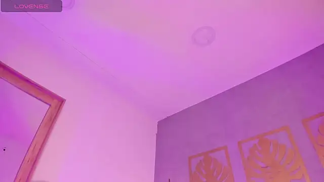 majo rosse  online show from April 2026 07:07:01 PM