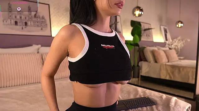 Snapshot of ElleDiane chatting on January 2026 10:13:02 PM ElleDiane online show from January 2026 10:13:02 PM