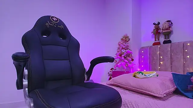 arl chloee online show from December 2025 03:11:02 AM