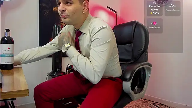 Snapshot of Nicolas_Fellener chatting on November 2025 04:13:01 AM Nicolas Fellener online show from November 2025 04:13:01 AM