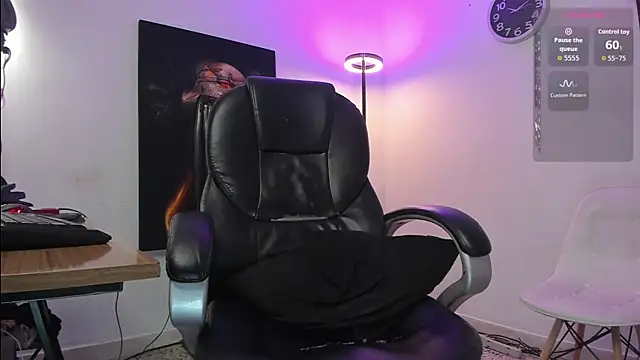 Snapshot of Nicolas_Fellener chatting on November 2025 03:23:02 AM Nicolas Fellener online show from November 2025 03:23:02 AM