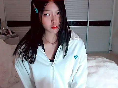 Snapshot of -Lucky_Girl chatting on February 2025 02:52:01 AM -Lucky Girl online show from February 2025 02:52:01 AM