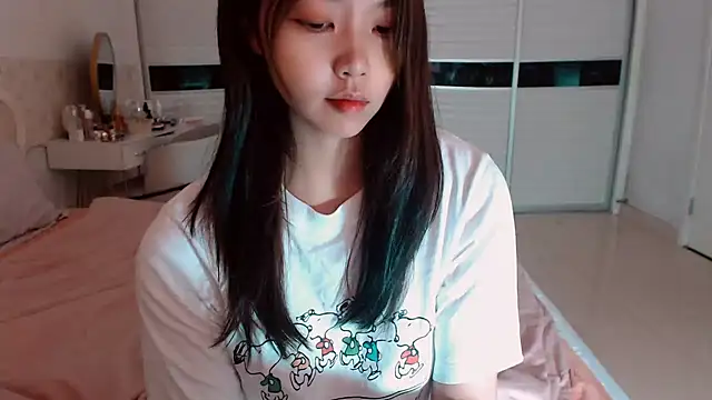 Snapshot of -Lucky_Girl chatting on June 2026 02:01:01 AM -Lucky Girl online show from June 2026 02:01:01 AM