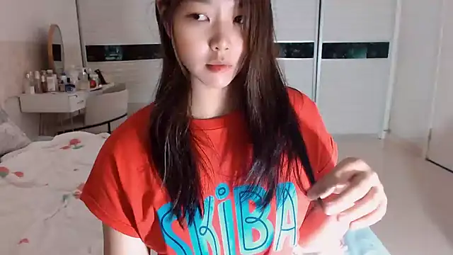 Snapshot of -Lucky_Girl chatting on June 2026 12:53:02 PM -Lucky Girl online show from June 2026 12:53:02 PM