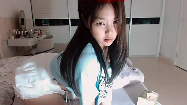 Snapshot of -Lucky_Girl chatting on July 2026 02:18:02 PM -Lucky Girl online show from July 2026 02:18:02 PM