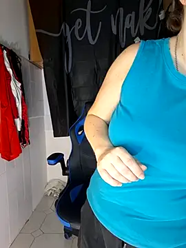 Snapshot of Jassiundich2 chatting on December 2025 07:44:01 PM Jassiundich2 online show from December 2025 07:44:01 PM