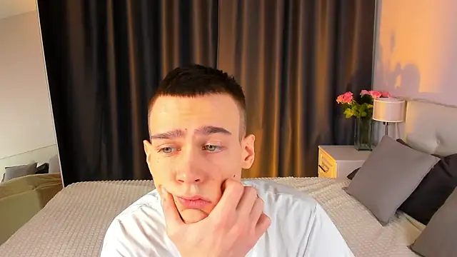 Snapshot of Kevin_Kesi chatting on February 2025 06:15:01 AM Kevin Kesi online show from February 2025 06:15:01 AM