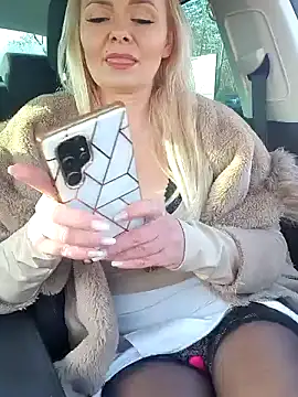 Snapshot of GjuliaX chatting on February 2025 09:05:02 AM GjuliaX online show from February 2025 09:05:02 AM