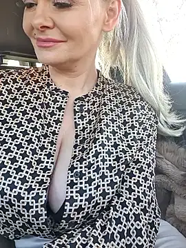 Snapshot of GjuliaX chatting on November 2025 08:36:02 AM GjuliaX online show from November 2025 08:36:02 AM