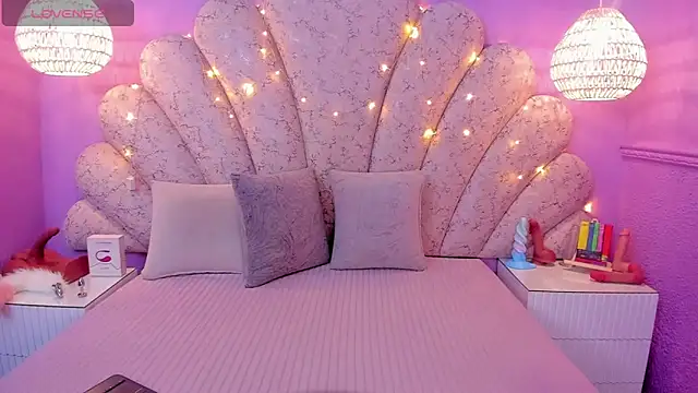 chloe watson  online show from March 2025 07:38:02 PM