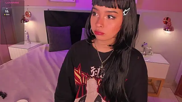 chloe watson  online show from May 2026 08:36:01 PM