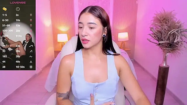 Snapshot of Antonella_Grayy chatting on December 2025 11:04:02 AM Antonella Grayy online show from December 2025 11:04:02 AM