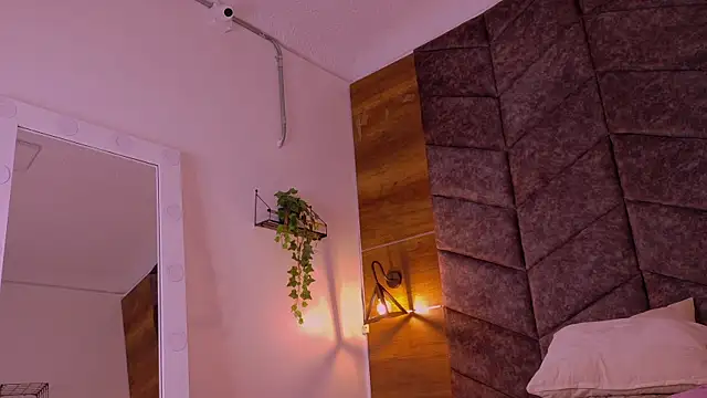 Snapshot of eva_daemon chatting on November 2025 11:49:02 PM eva daemon online show from November 2025 11:49:02 PM