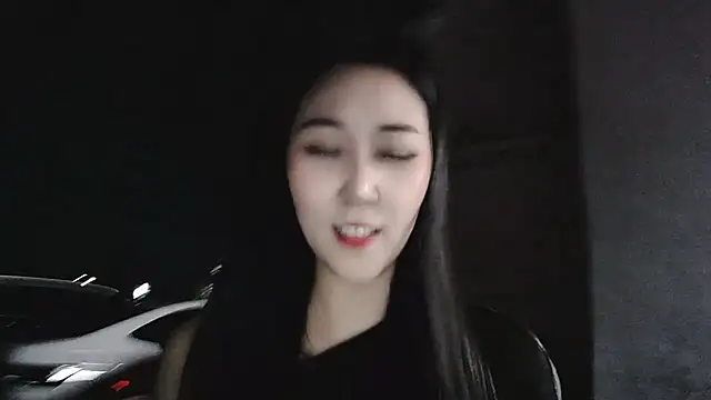 Snapshot of Fannywell chatting on April 2026 01:41:02 PM Fannywell online show from April 2026 01:41:02 PM