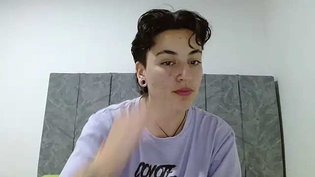 linda 33 online show from September 2025 12:21:01 AM