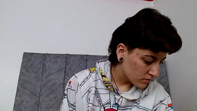 linda 33 online show from October 2025 02:27:02 PM