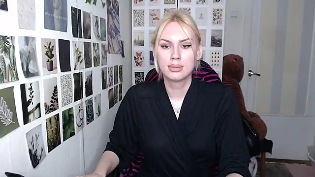Snapshot of CapriScorpion chatting on July 2026 01:07:02 PM CapriScorpion online show from July 2026 01:07:02 PM