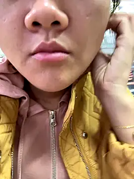 Snapshot of Zhuli11 chatting on October 2025 10:06:01 AM Zhuli11 online show from October 2025 10:06:01 AM