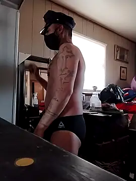 Snapshot of prettyboi6992 chatting on December 2025 08:36:02 PM prettyboi6992 online show from December 2025 08:36:02 PM