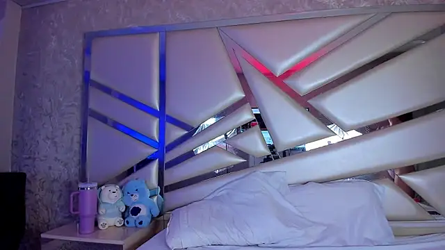 Miia002 online show from November 2025 03:17:01 AM