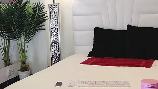 BarbieeAnn online show from December 2024 11:40:01 AM