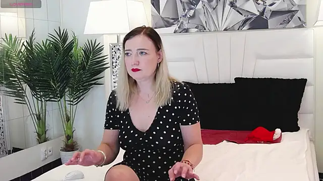 BarbieeAnn online show from December 2024 11:44:02 AM