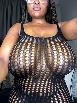 Bustygoddess32 online show from September 2025 06:02:01 PM