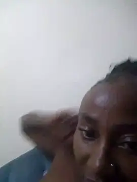 Snapshot of Naughtyy_xx chatting on October 2025 06:19:01 AM Naughtyy xx online show from October 2025 06:19:01 AM