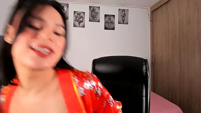 Snapshot of Bambi_gurl chatting on January 2025 10:42:01 PM Bambi gurl online show from January 2025 10:42:01 PM