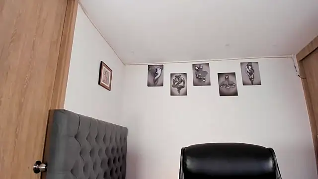 Snapshot of Bambi_gurl chatting on March 2025 03:23:02 AM Bambi gurl online show from March 2025 03:23:02 AM