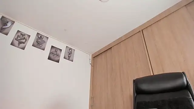 Snapshot of Bambi_gurl chatting on March 2025 03:15:01 AM Bambi gurl online show from March 2025 03:15:01 AM