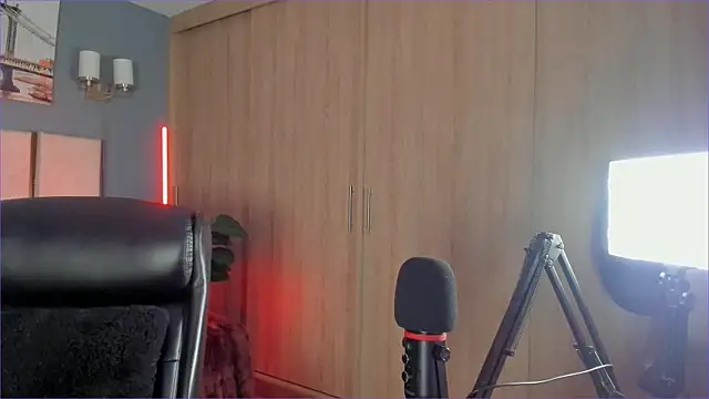 Snapshot of Bambi_gurl chatting on September 2025 11:04:01 PM Bambi gurl online show from September 2025 11:04:01 PM