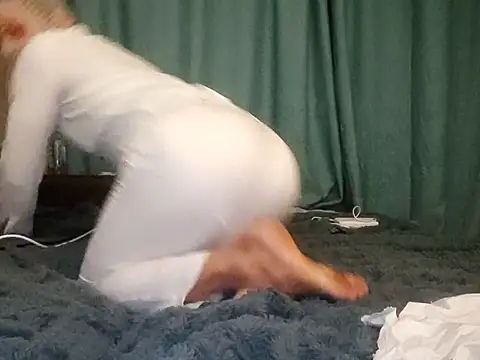 Snapshot of BigAssKi chatting on September 2025 10:37:02 PM BigAssKi online show from September 2025 10:37:02 PM