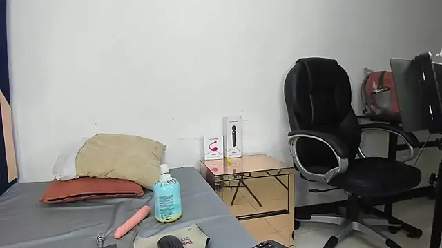 Barbie girl 69 online show from November 2025 01:07:02 PM