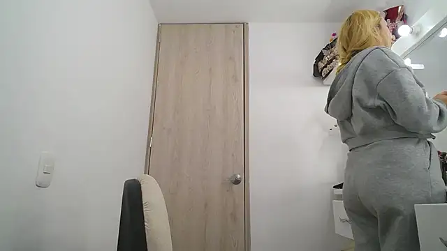 Barbie girl 69 online show from April 2026 12:05:01 AM