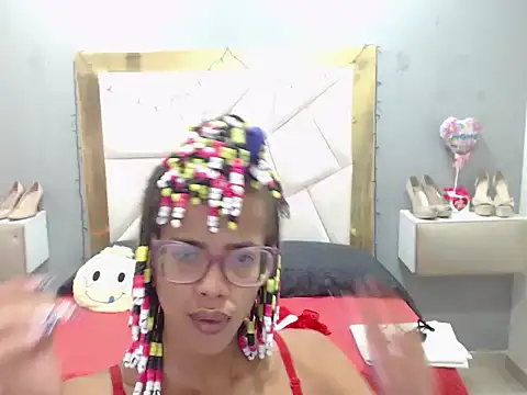 Snapshot of CanellaHotx chatting on January 2025 03:52:01 PM CanellaHotx online show from January 2025 03:52:01 PM