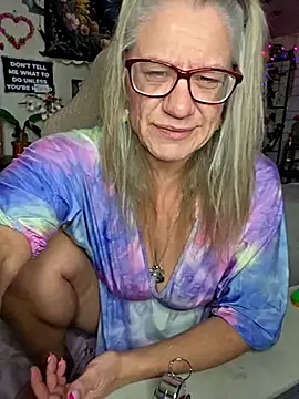 Snapshot of TrenaAnne chatting on February 2025 12:41:01 AM TrenaAnne online show from February 2025 12:41:01 AM