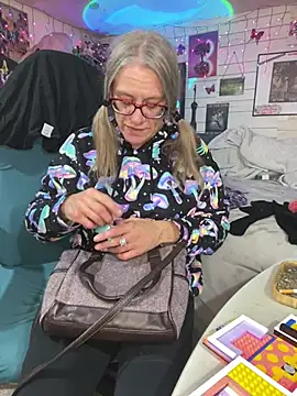 Snapshot of TrenaAnne chatting on February 2025 11:48:02 PM TrenaAnne online show from February 2025 11:48:02 PM