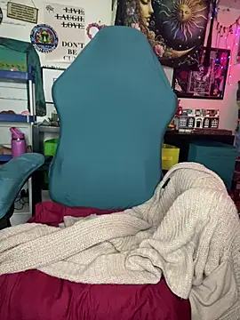 Snapshot of TrenaAnne chatting on March 2025 04:32:01 AM TrenaAnne online show from March 2025 04:32:01 AM