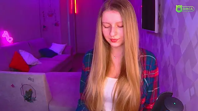 Snapshot of AmaliaQueen chatting on January 2025 02:07:01 PM AmaliaQueen online show from January 2025 02:07:01 PM